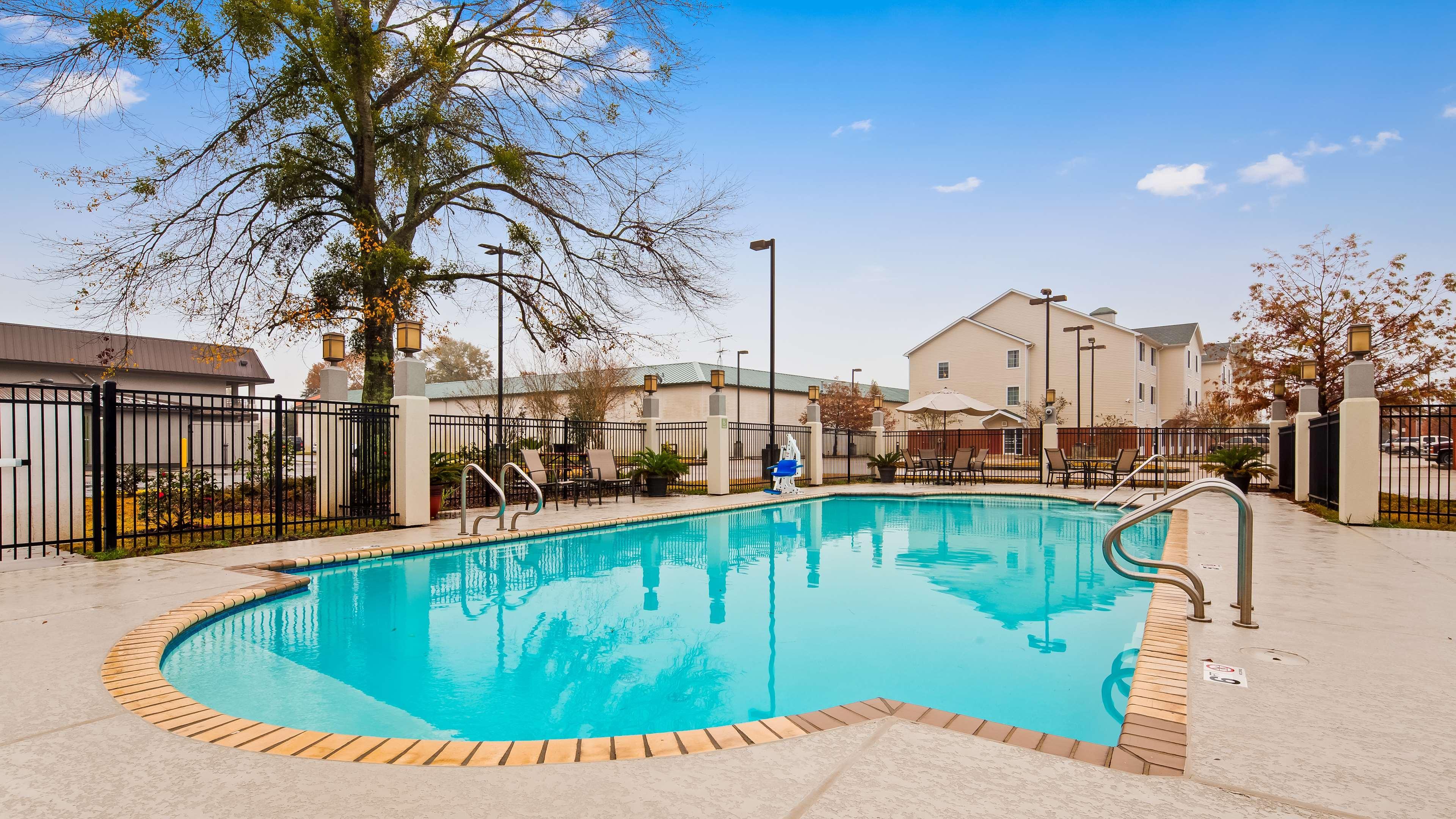 Western 3* Covington